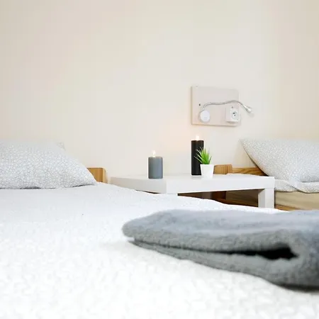 Hoza And Auberge de jeunesse *
