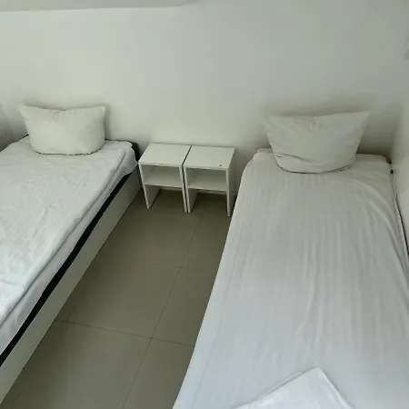 Hoza And Hostal *
