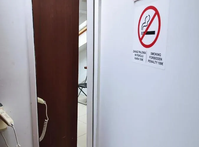 Hostel Hoza And Warszawa